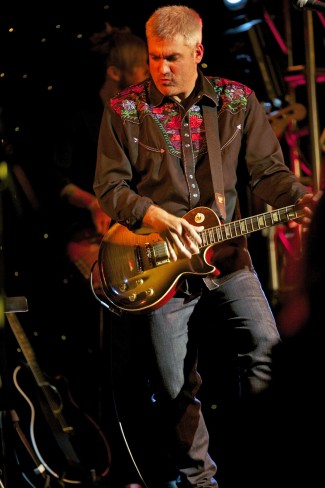 Taylor Hicks plays at Napoleon's Lounge at Paris Las Vegas — Photo courtesy of Caesars