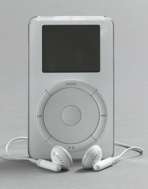 Jonathan Ive, Apple Industrial Design Group. iPod. 2001. Polycarbonate plastic and stainless steel, 4 x 2 1/2 x 7/8″ (10.2 x 6.4 x 2.2 cm). Mfr.: Apple, Inc. The Museum of Modern Art, New York. Gift of the manufacturer