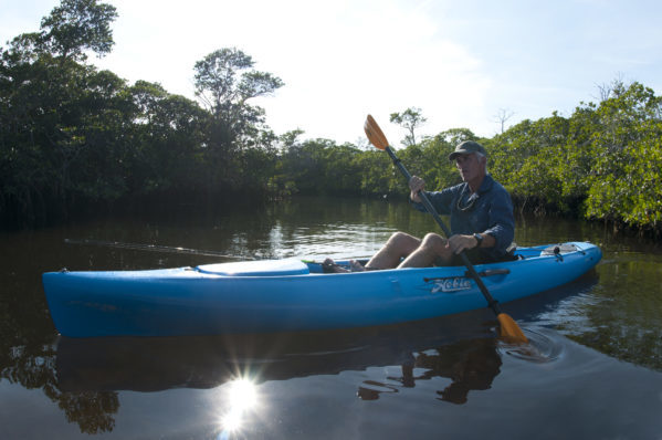 Animal Planet Animal Planet NIKON D90 Jeremy Wade canoeing through the mangroves in the Florida Keys, Miami. 2015-03-21 21:21:54 Discovery Communications f/11 1/200sec ISO-200 16mm