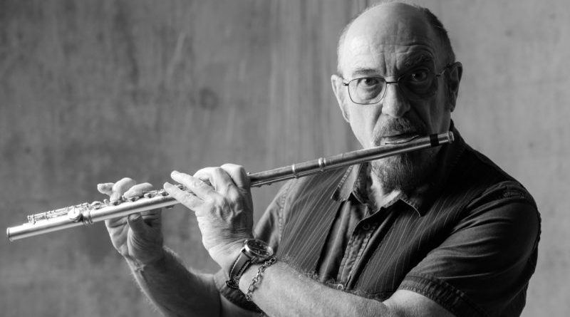 INTERIEW: Jethro Tull's Ian Anderson on his influences, his songwriting ...